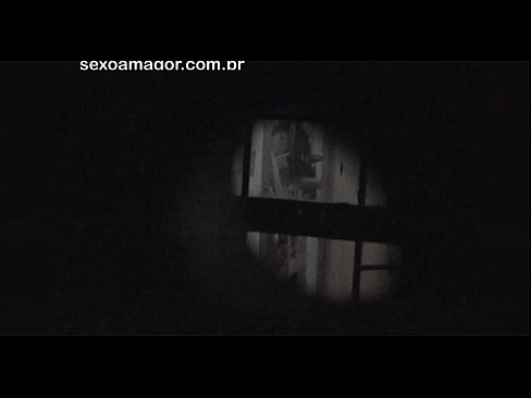 ❤️ Blondie tiġi filmata segretament minn voyeur tal-viċinat moħbi wara briks vojta ☑ Porn ta' kwalità f'mt.serviporno.ru ﹏